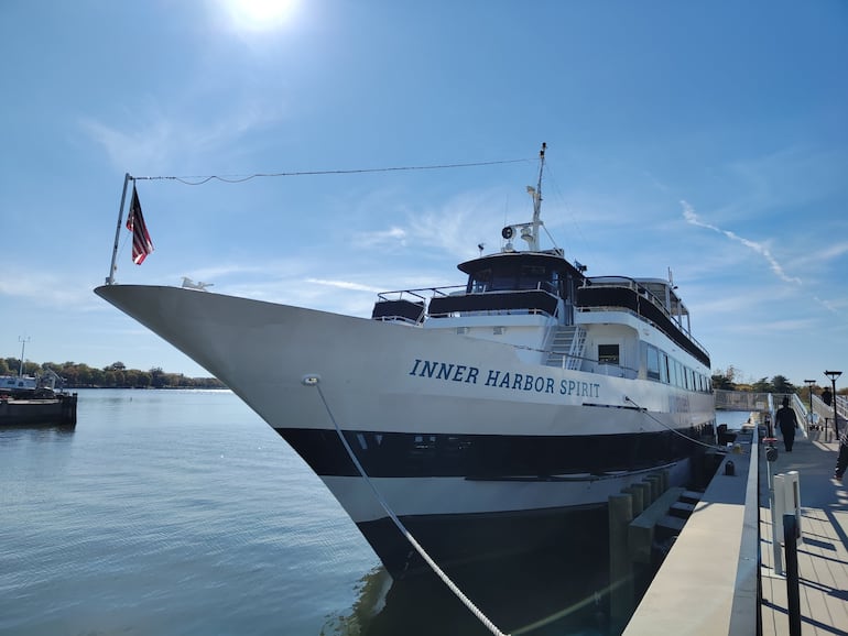 Crucero en el que desayunaron y conocieron el l río Potomac, en Washington D.C.