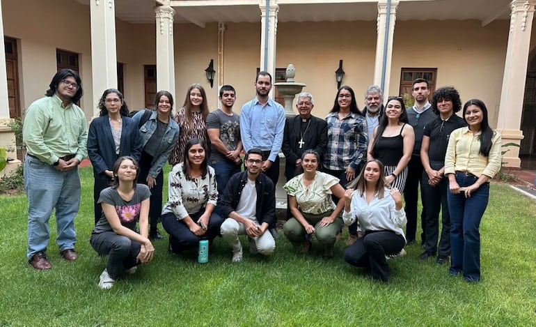 El cardenal Adalberto Martínez recibió  y manifestó su apoyo a los  estudiantes universitarios.