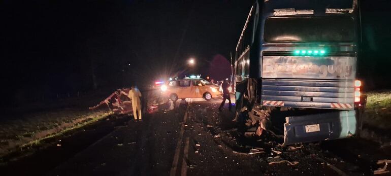 El fiscal Enrique Amadeo Díaz, del Ministerio Público, se salvó de milagro tras un fuerte impacto contra un ómnibus, en zona de Santa Rosa Misiones.