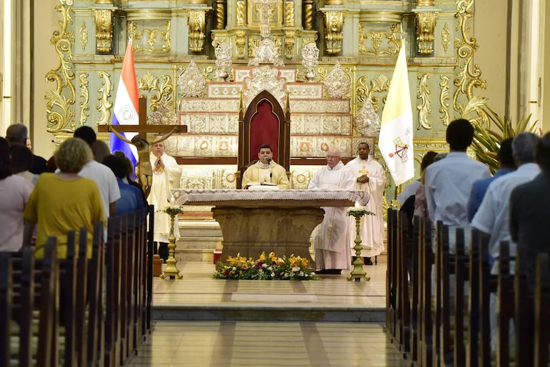 La labor del sacerdocio también se ve afectada por la menor afiliación religiosa.