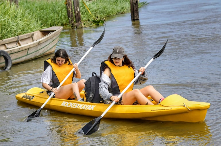 Deportes acuáticos en lagunas en Corrientes.