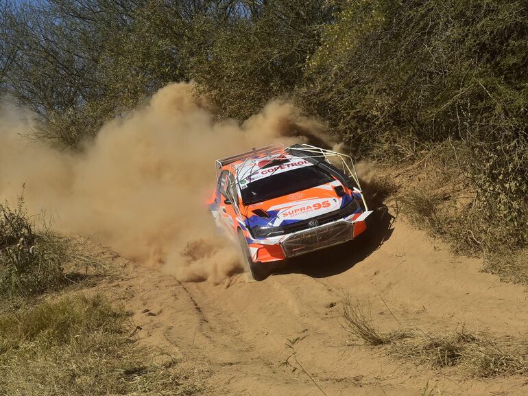 El VW Polo GTI R5 de Agustín Alonso durante la Etapa 1 del Rally del Chaco 2023.