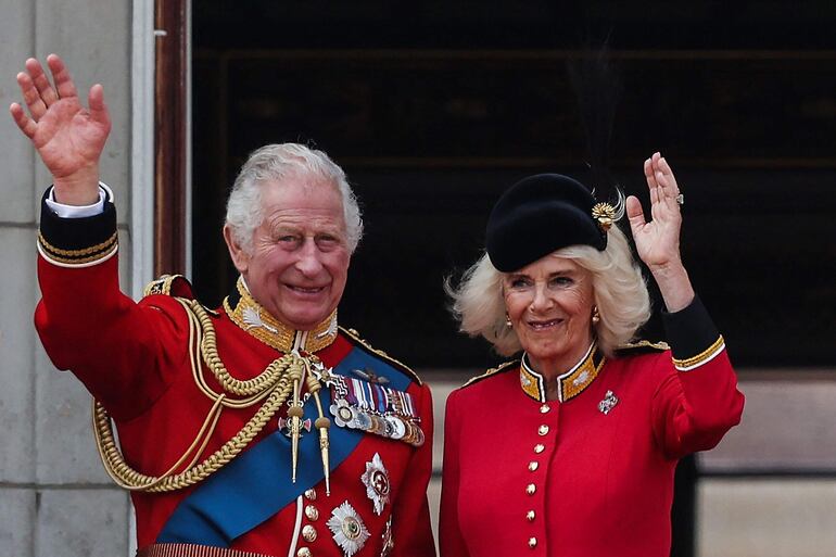 Mientras el rey Carlos III se encuentra en tratamiento oncológico, la reina Camila continuaría con las actividades oficiales. (Adrian DENNIS / AFP)