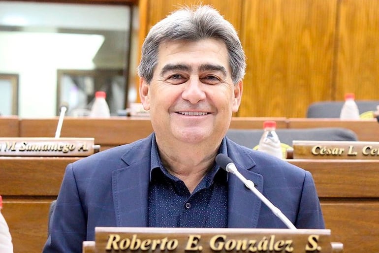 Diputado Roberto González.