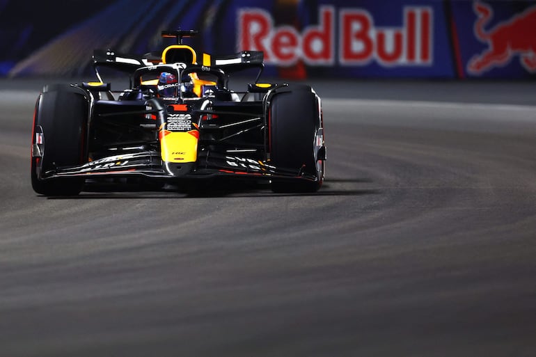 El neerlandés Max Verstappen, del equipo austriaco Red Bull Racing, durante las sesiones de entrenamientos libres en Las Vegas.