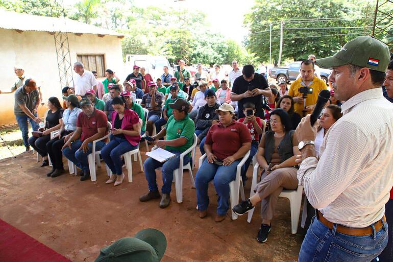 Este acto de entrega corresponde a la Asociación de Productores San Vicente, ubicada en el distrito del mismo nombre.