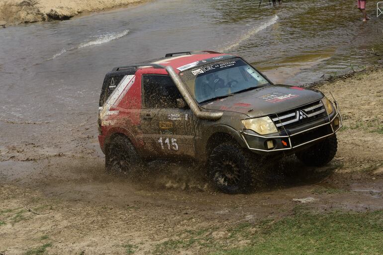 Mark y Kelvin Hicks, a bordo de esta Mitsubishi Montero #115, fueron los vencedores ayer en la categoría T1 Diesel.