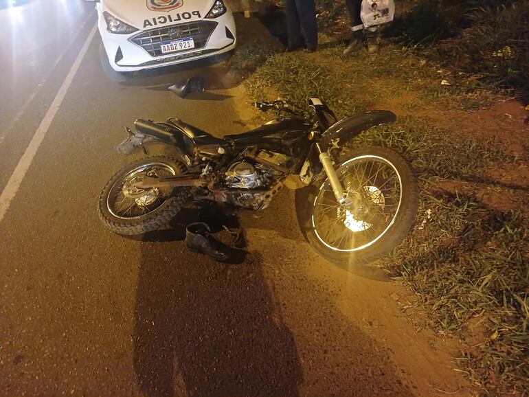 Motociclista fallece tras caer de su biciclo y ser arrollado por un camión en Luque.