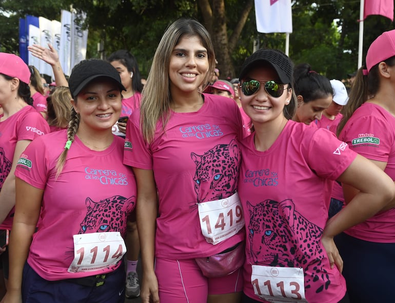 Diana Fernández, Nadia Silguero y Sonia Fernández.