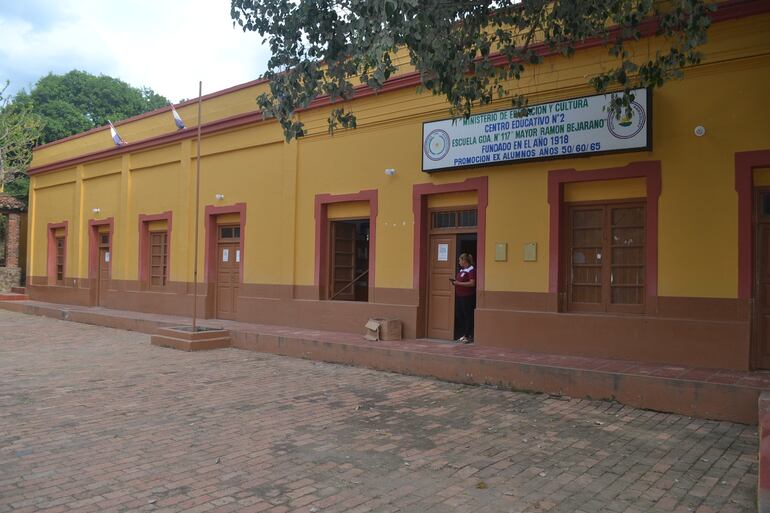 Escuela Ramón Bejarano de Fuerte Olimpo, donde se suspendieron por hoy las clases presenciales.