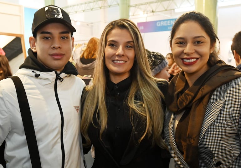 Jonas Rojas, Olivia Domínguez y Griselda Ortega. 