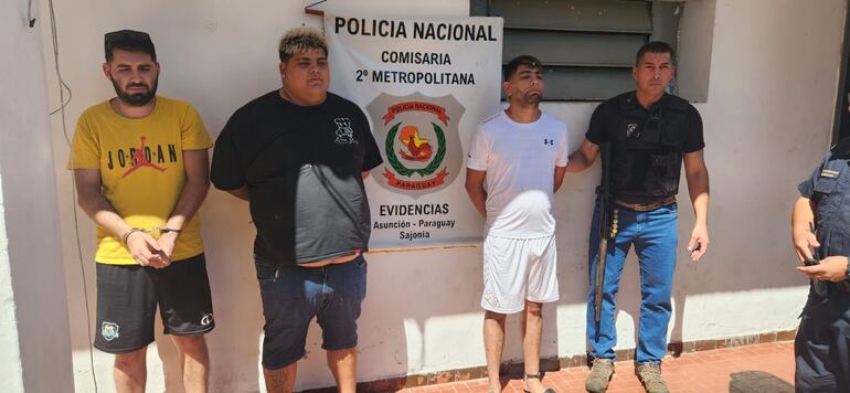 Los tres detenidos esta mañana quedaron en la dependencia de la Comisaría segunda metropolitana.