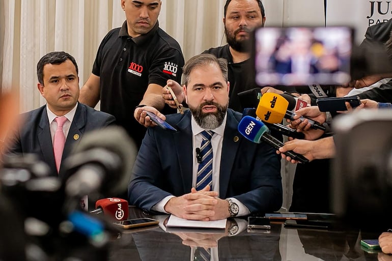 Ministro de Justicia, Rodrigo Nicora durante una conferencia de prensa. Archivo.