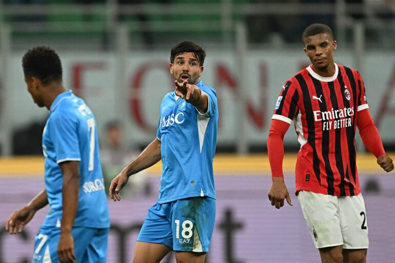 AC Milan no pudo con el Nápoles en su estadio