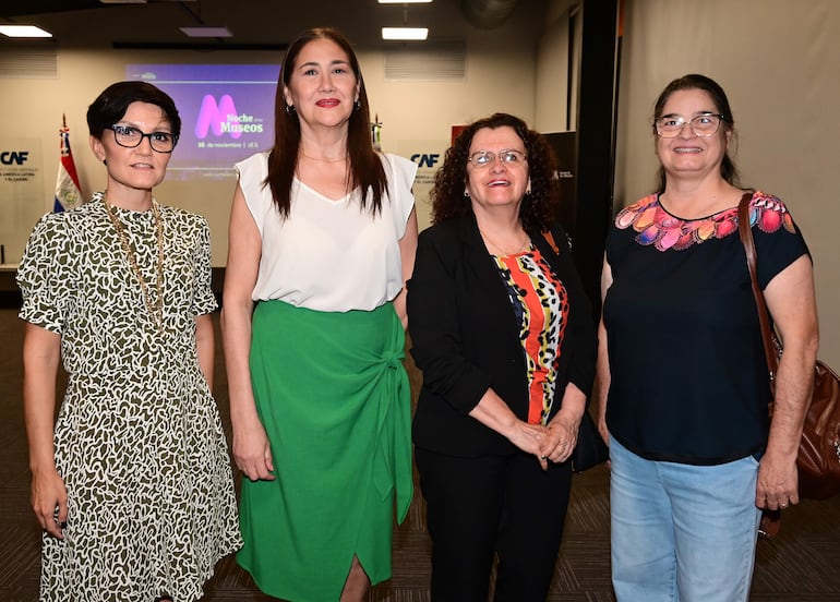 Rocío Torres, Alicia Elías, Reinalda Duré y Martha Motte. 