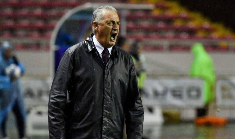 Gustavo Alfaro será el entrenador de la selección paraguaya