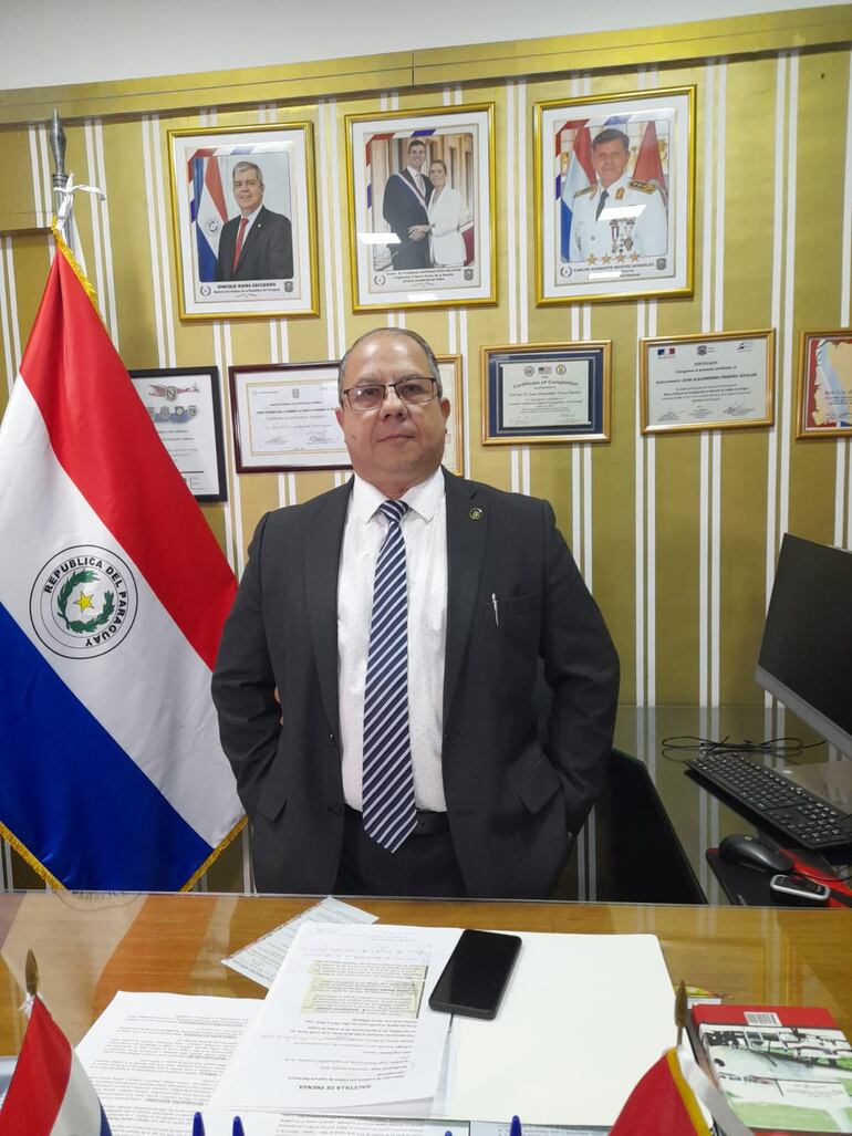 El jefe de Interpol Paraguay, comisario.