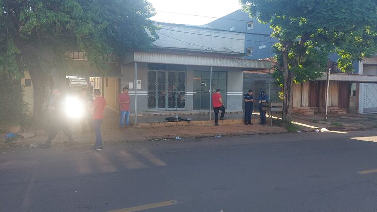 Casa baleada por desconocidos en Pedro Juan Caballero. (Foto: Gentileza)