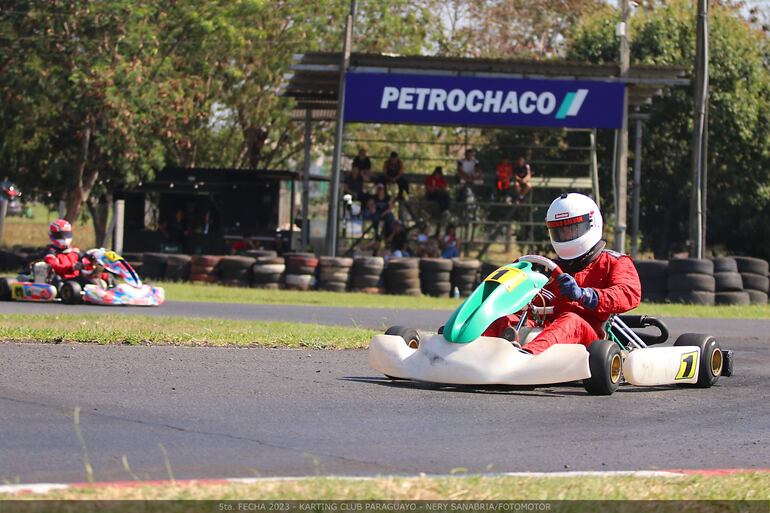 Gonzalo Galván, con 2 triunfos, manda en la Rotax Master Max.