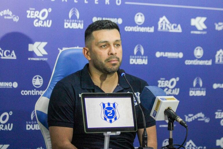 Felipe Ariel “Gato” Giménez (43 años), director técnico del Sportivo 2 de Mayo de Pedro Juan Caballero.