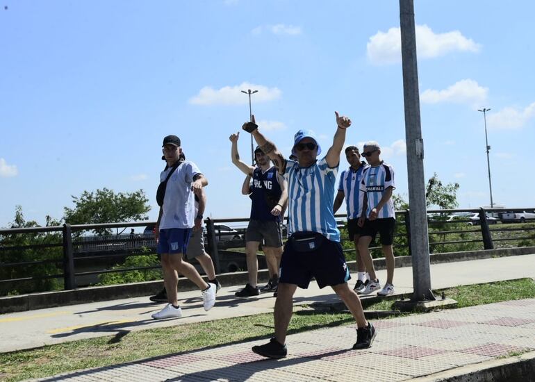 Asunción se destaca por su hospitalidad. Los hinchas están felices de estar en Paraguay.