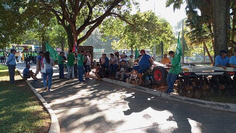 Protesta de los campesinos en San Lorenzo.