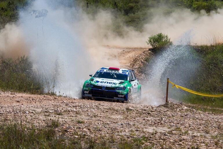 El Volskwagen Polo GTI R5 de Augusto Bestard y José Díaz durante el Rally de Cordillera, la última fecha del Campeonato Nacional de Rally 2022.