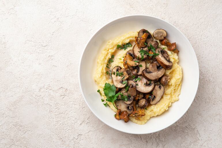 Polenta con champiñones.