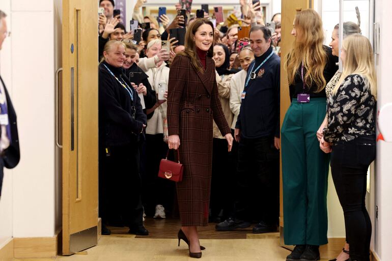 La princesa de Gales recibió muestras de cariño durante su visita al Royal Marsden Hospital. (Chris Jackson / POOL / AFP)