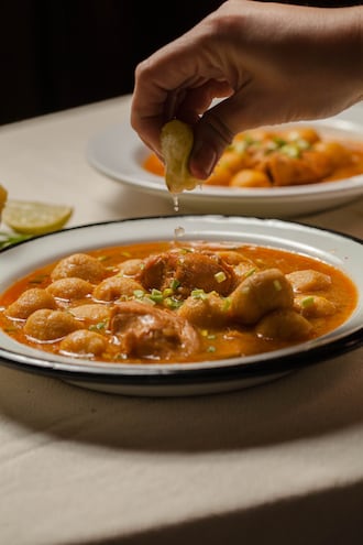 El vorí vorí se puede preparar con distintos tipos de carne y se acompaña con mandioca.