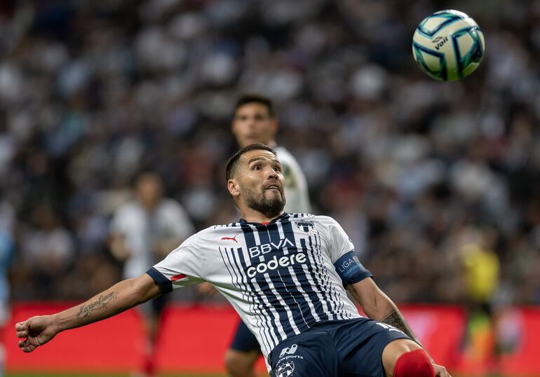 Celso Ortiz  en un partido con Monterrey en la Liga mexicana.