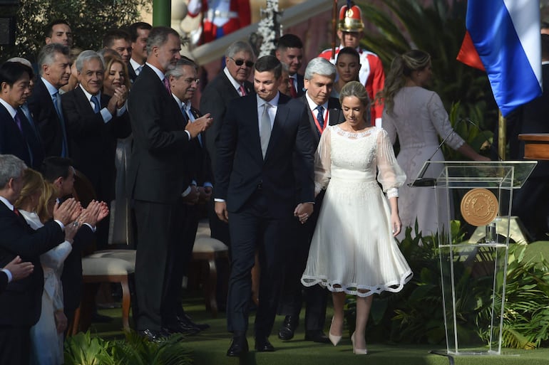 Entre las autoridades extranjeras presentes en el traspaso de mando, estaba el expresidente argentino Mauricio Macri. 