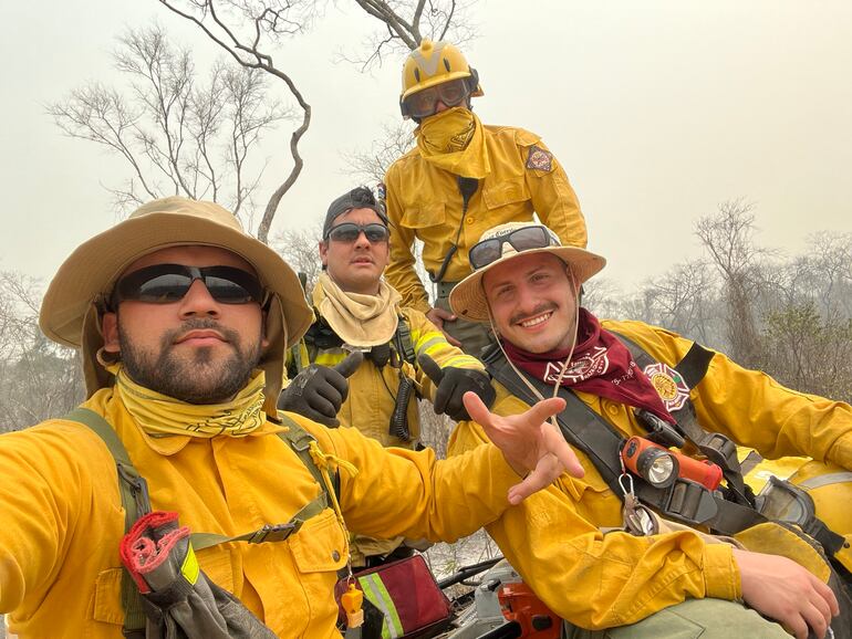 Bomberos voluntarios reclaman trato igualitario para quienes pusieron el pecho contra los incendios en el Chaco.