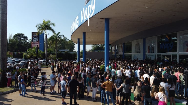 Muchos turistas llegaron a Saltos de Guairá aprovechando el feriado largo.