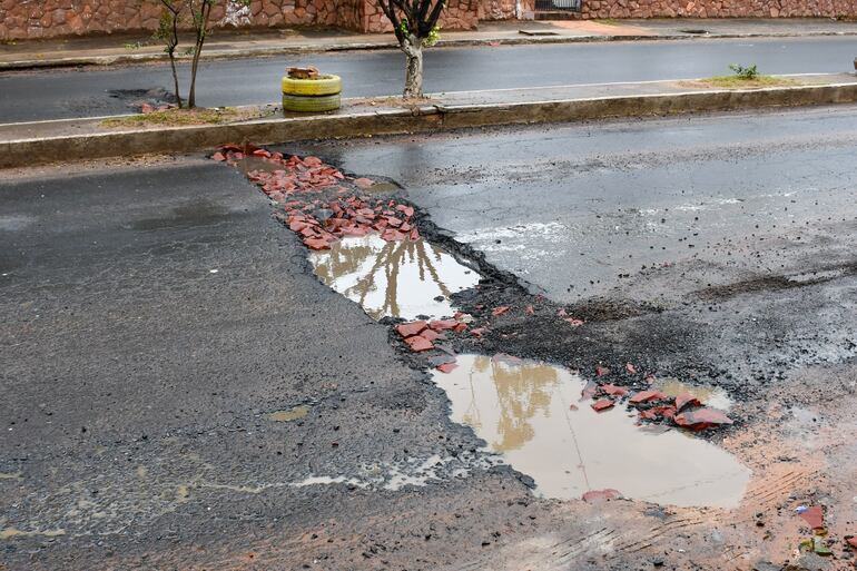 Enorme bache deja la Essap en San Antonio, reclama el intendente.