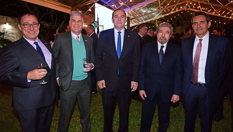 Michael Savino, el embajador de Estados Unidos de América en Paraguay, Marc Ostfield, el canciller nacional, Julio César Arriola Ramírez, Juan Andrés Cardozo y Jesús Amor.