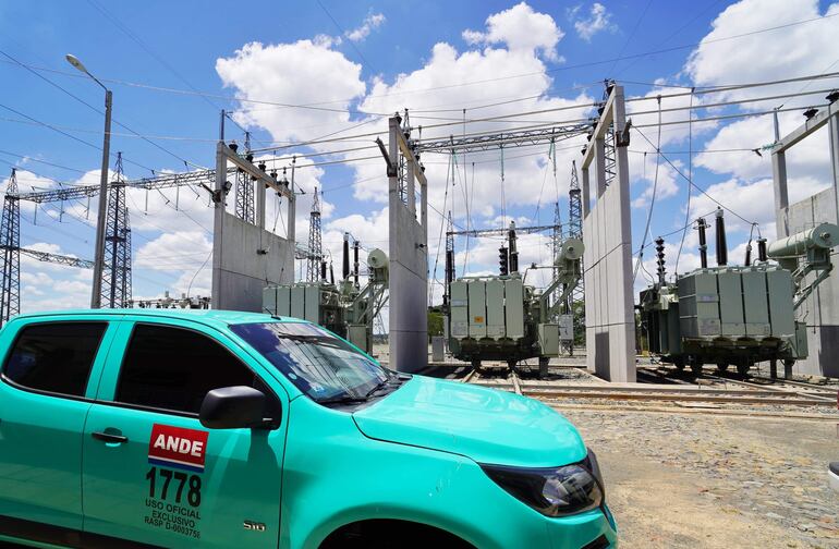 En algunos barrios de la Capital se cortó la energía este lunes. En los casos menos graves se registraron pestañeos.