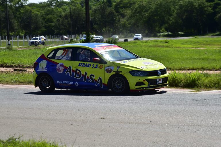 La dupla compuesta por Rodolfo Ramírez y Nora Insaurralde (Volkswagen Polo #77), dominaron las acciones ayer en el VRD y fueron los campeones en Marcas.