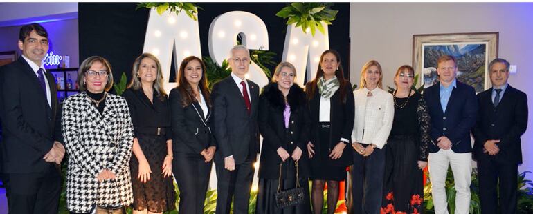 Autoridades nacionales y consejo directivo de ASATUR en celebración del 65° aniversario.