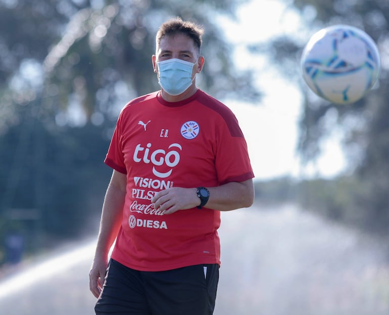 Berizzo está en el centro de las críticas tras la derrota ante Brasil.