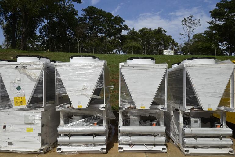 Entre los equipos hallados en el IPS se encuentran unidades de tratamiento de aire y sistemas de enfriamiento de agua para el Bloque Quirúrgico. 