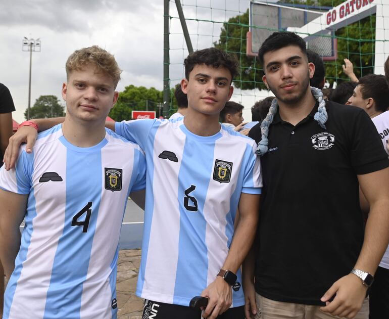 Ezequiel Llano, Nicolás Oddone y Thiago Riveros.