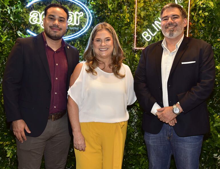 Rolando Roa, Sandra Turrini y César Martínez.