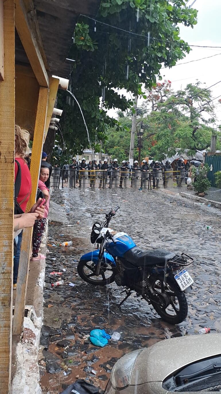 Una foto capturada esta mañana por la denunciante en las afueras de la Penitenciaría Nacional de Tacumbú.