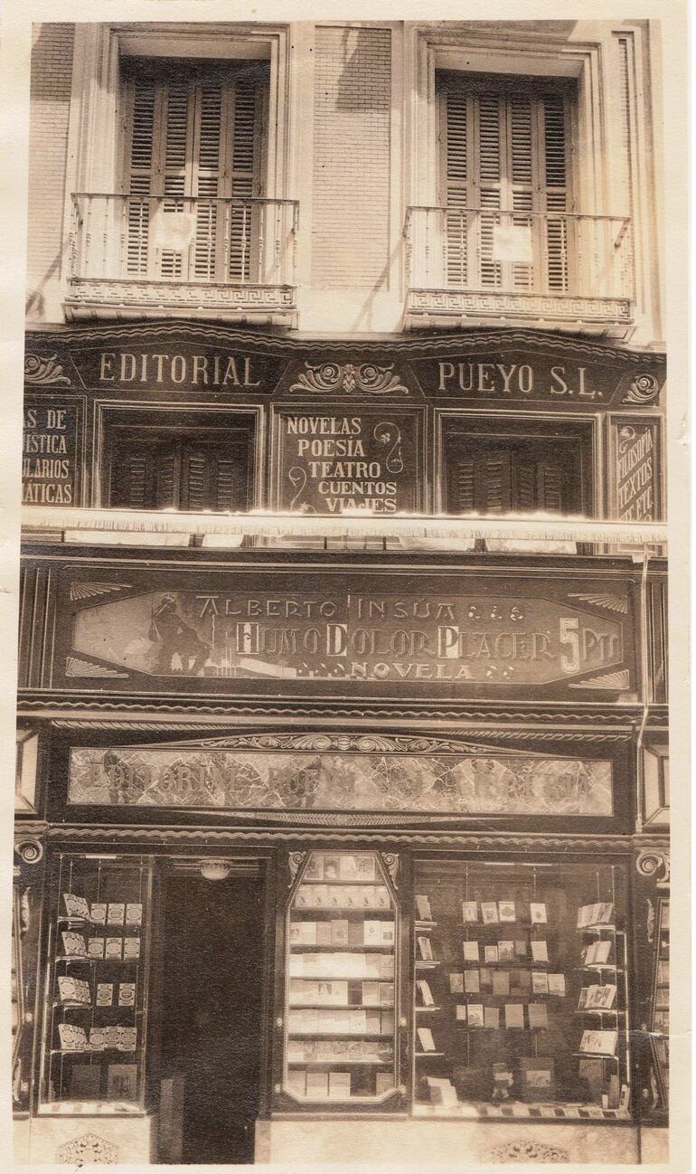 Librería de los herederos de Gregorio Pueyo (posible inspiración de "La Cueva de Zaratustra") en la calle del Arenal, 6, Madrid