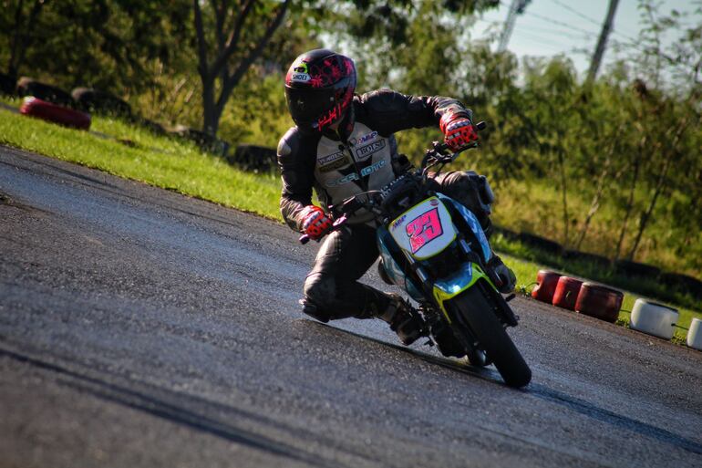 Se pone en marcha otro año y las motos de velocidad ya están listas para la competencia.