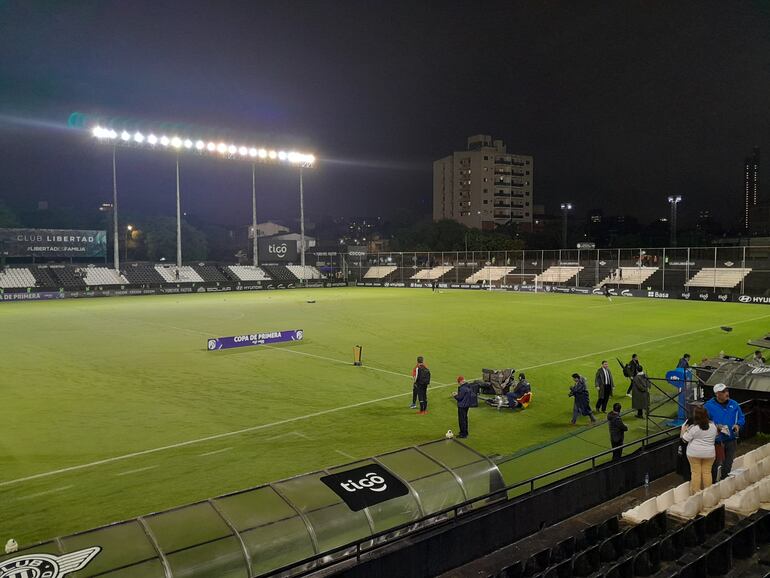 Así luce el estadio La Huerta a poco de Libertad vs. Cerro Porteño por el torneo Apertura 2024 del fútbol paraguayo.