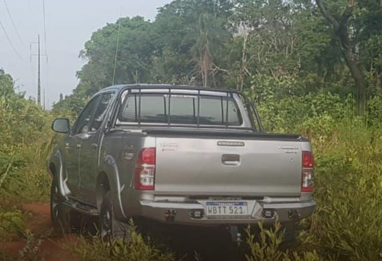 Encuentran la camioneta robada tras ejecución en Amambay