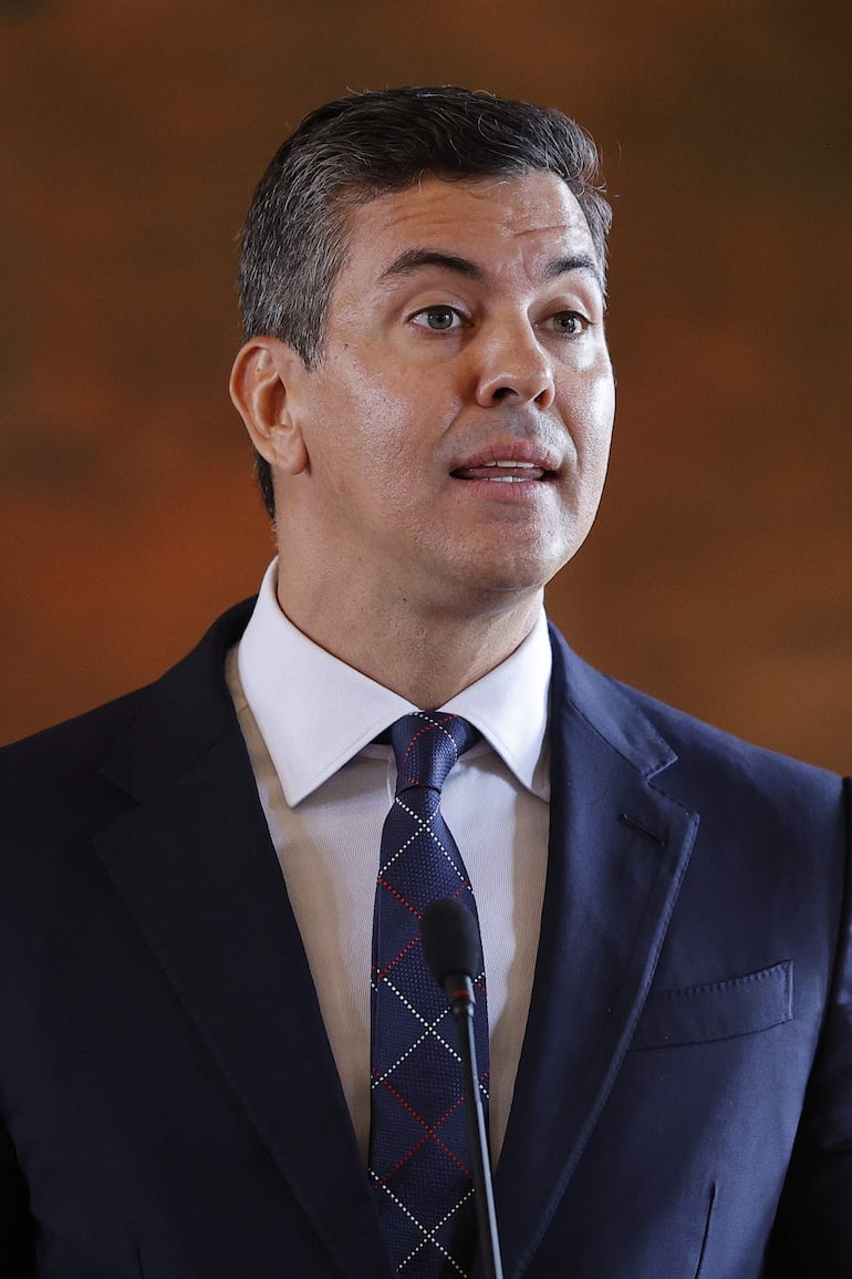 Santiago Peña, presidente de la República, es accionista de Ueno Holding.
