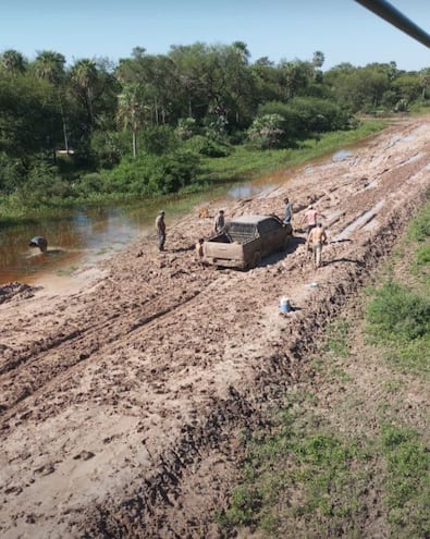 Diversos tramos del Chaco necesitan ser intervenidos con urgencia ya que los mismos son intransitables luego de las lluvias como el caso de la ruta PY12 desde el cruce Nanawa General Bruguez y accesos. imagen gentileza